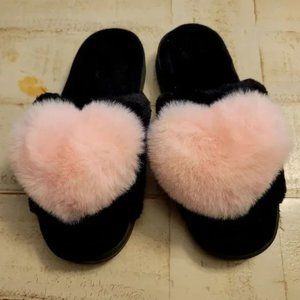 New isotoner Women's Cozy Terry Hoodback Clog Slipper with Soft Memory Foam, Com